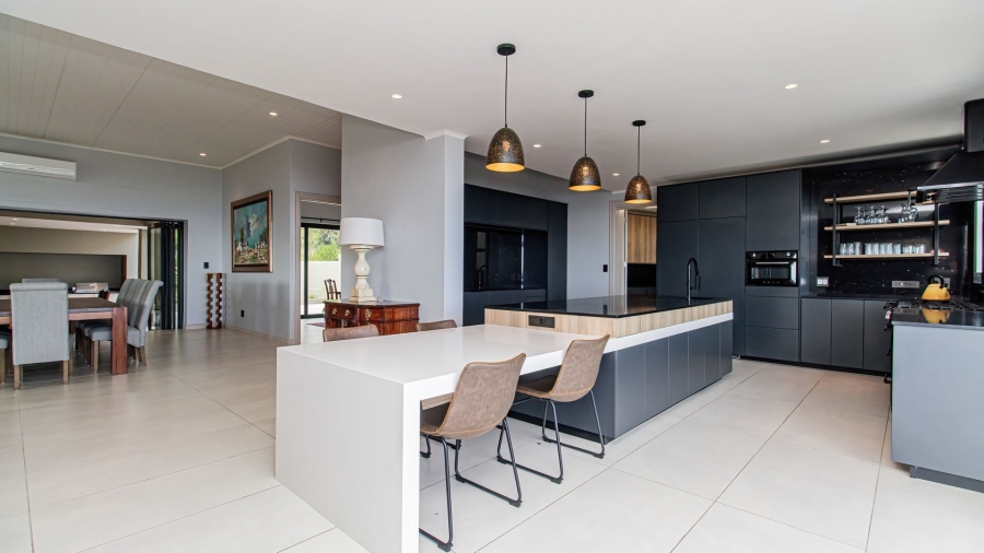 5 Bedroom Property for Sale in Pezula Private Estate Western Cape